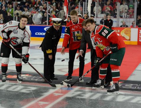 The ceremonial puck drops to kick-off ahead of the 2019 Memorial Cup Championship game. Photo: James Bennett